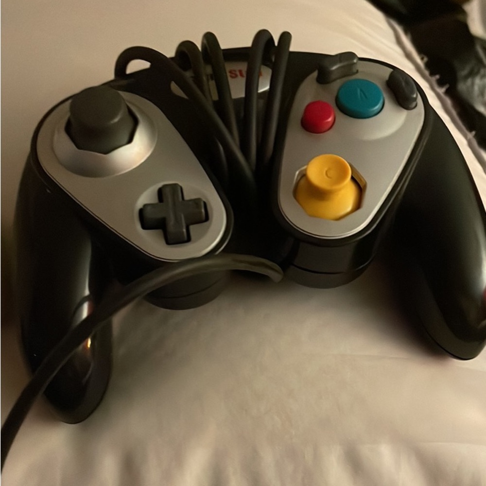 Two GameCube Controllers - Picture 3 of 3